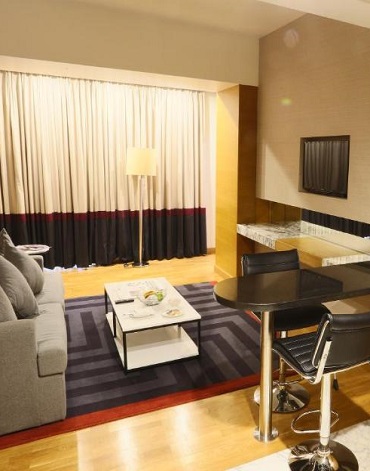 Budget Beverly Hills Suites Main image 1